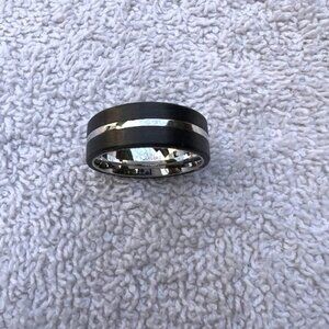 Men's wedding ring sz 12